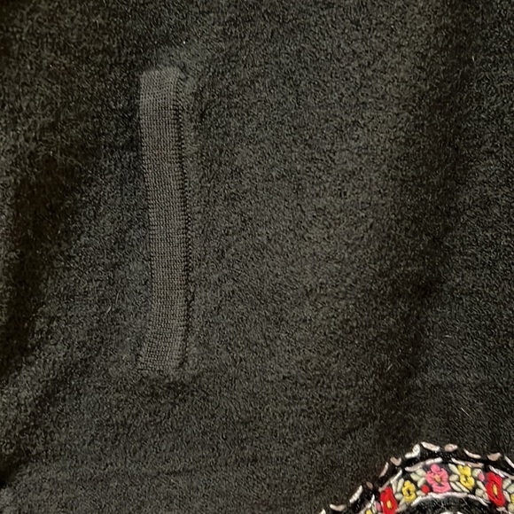 Vintage wool hooded sweater with floral trim - Picture 3 of 8